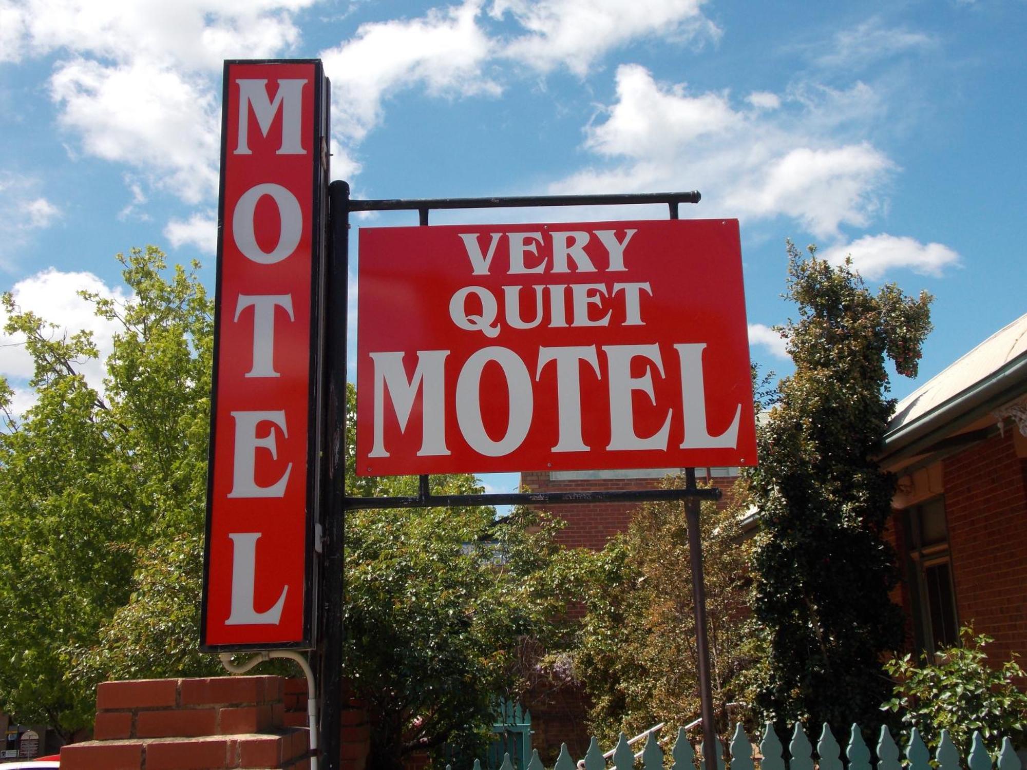 Cowra Crest Motel Exterior photo